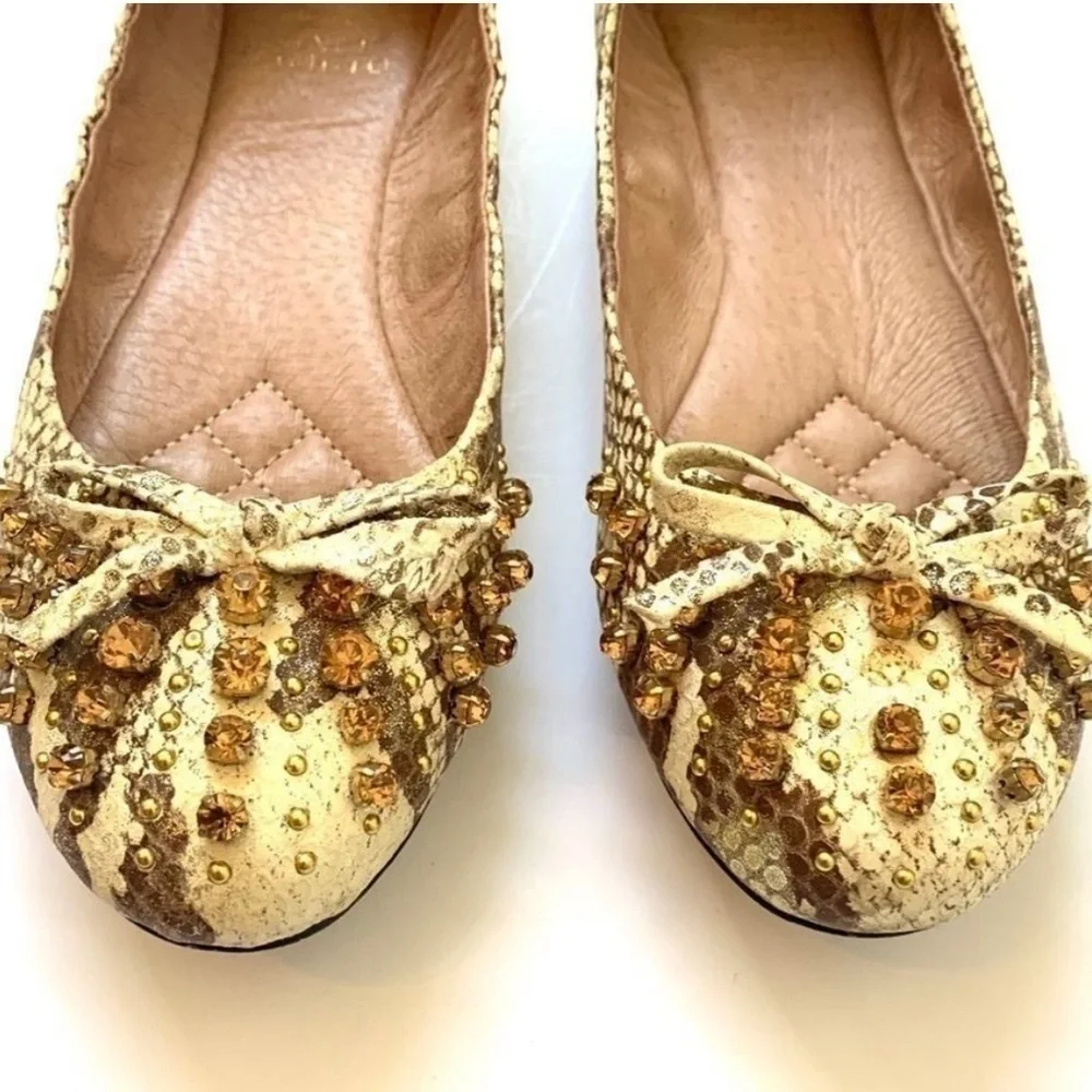 Vince Camuto Snake Skin Gold Embellished flats Size 7